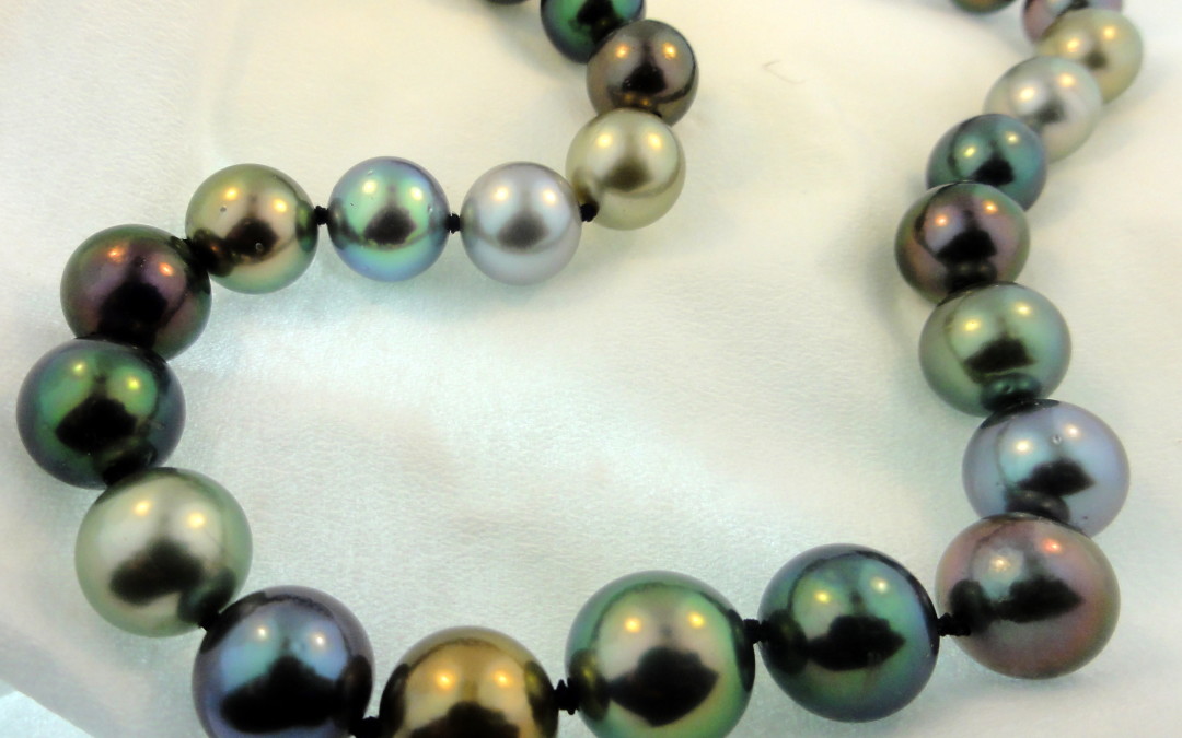 One of a kind Tahitian Pearl Necklace at Julz by Alan Rodriguez